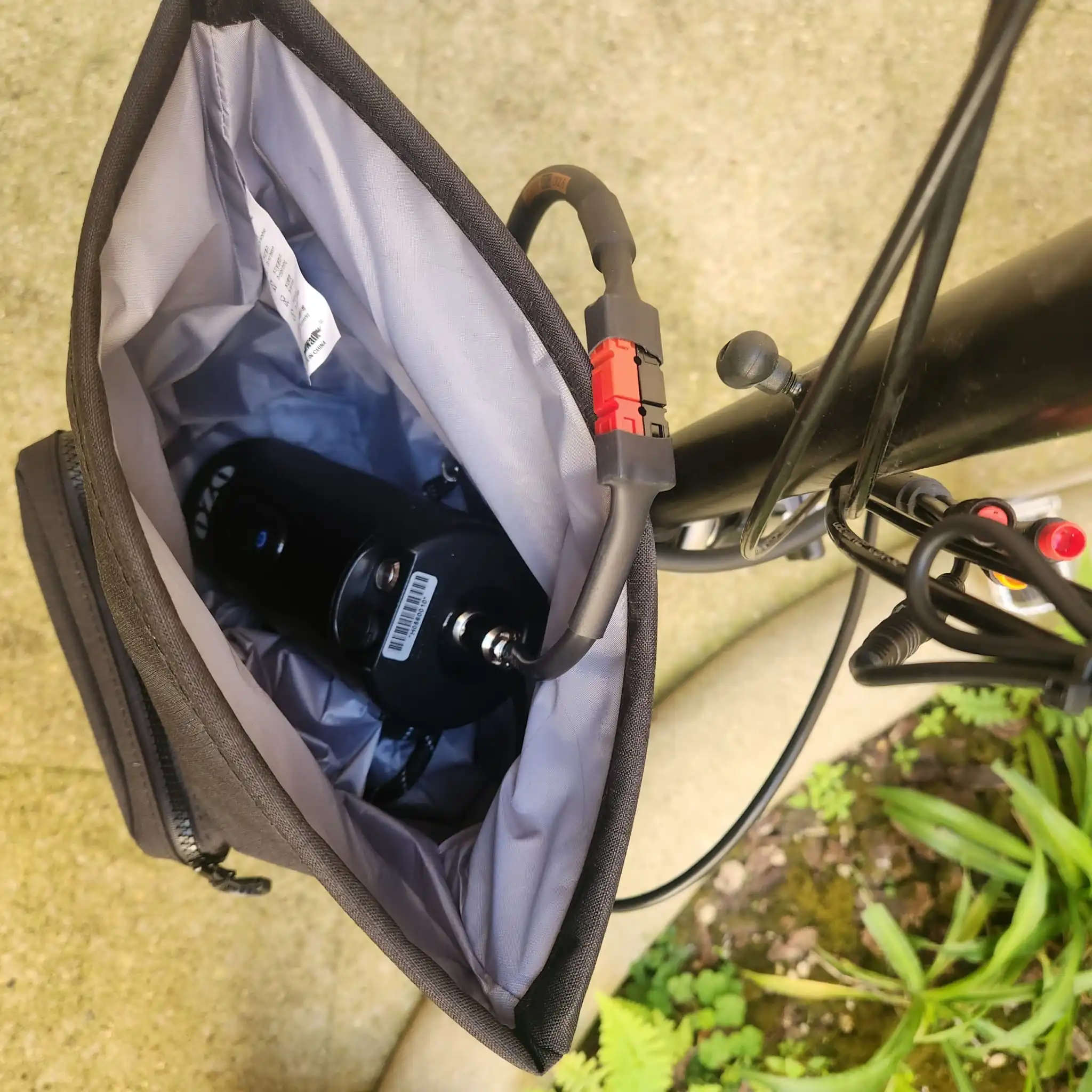 Batterie OZO intégrée dans la sacoche avant pour Brompton